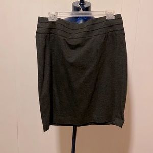 Cabi skirt, size 6, stretchy material, charcoal gray